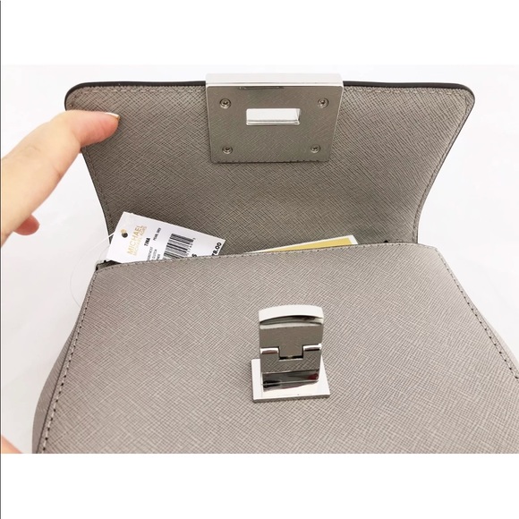 Gaby’sBags👜💕- NWT Michael Kors Small Crossbody - Picture 7 of 7